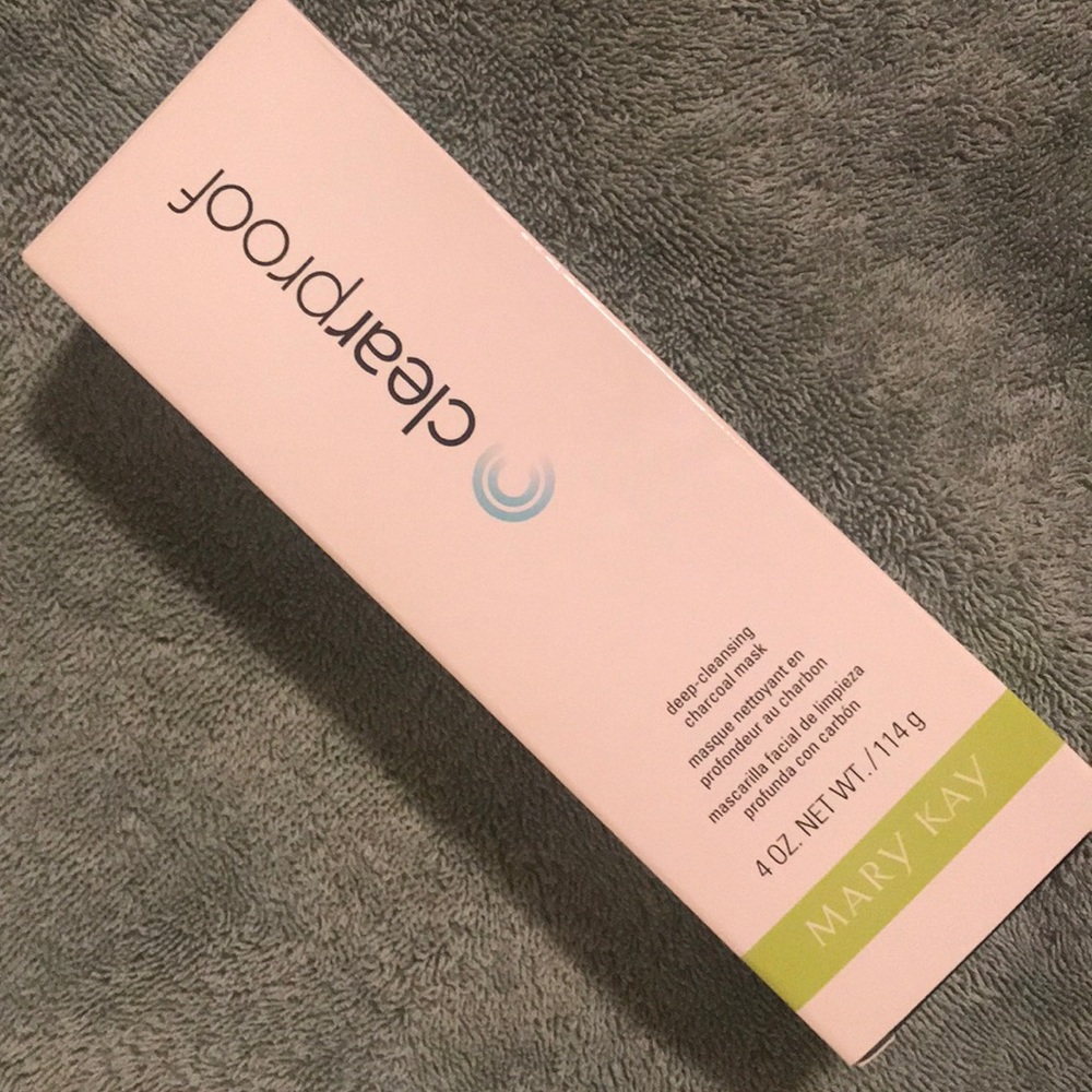 MARY KAY: CLEARPROOF DEEP-CLEANSING CHARCOAL MASK